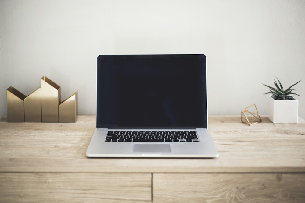 Computadora portátil para presentar un negocio online